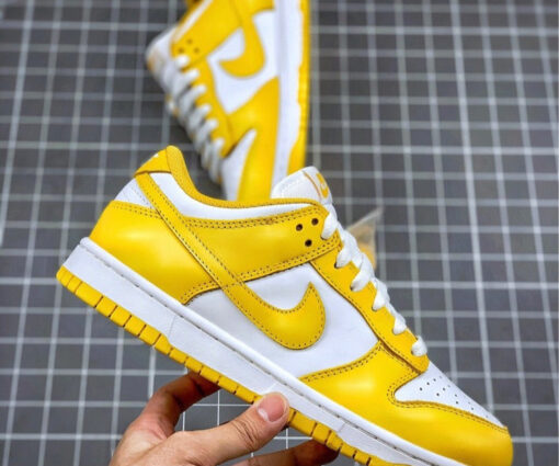 Alternative view of NIKE SB DUNK LOW YELLOW