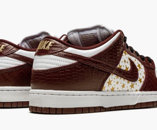 Alternative view of NIKE SB DUNK LOW SUPREME BROWN