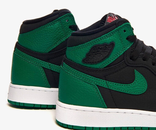 Alternative view of NIKE AIR JORDAN 1 RETRO GREEN