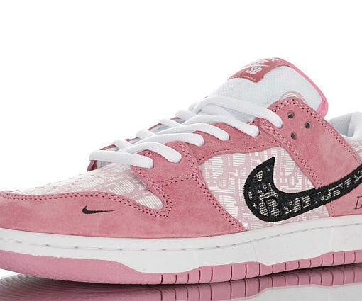 Alternative view of NIKE SB DUNK DIOR PINK