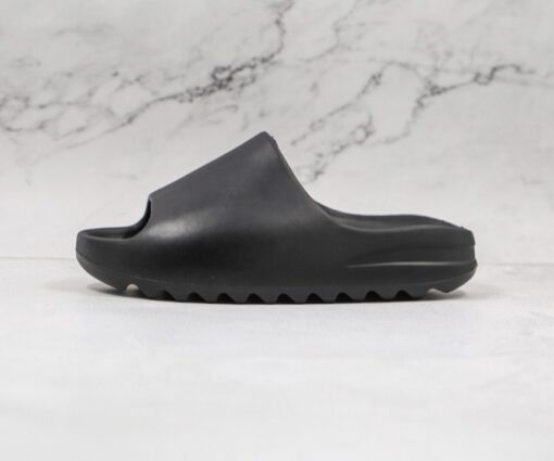 Yeezy Slide Resin Black
