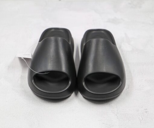 Alternative view of Yeezy Slide Resin Black