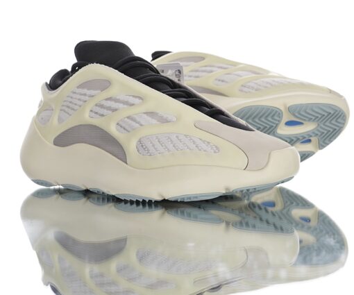 Alternative view of Yeezy Runner 700 V3″Azael”