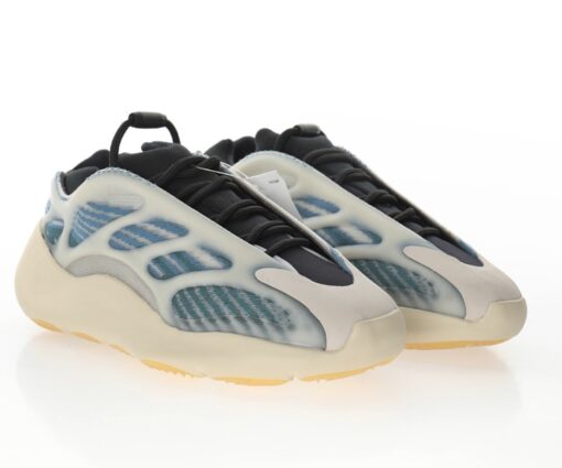 Alternative view of Yeezy 700 V3″Kyanite”