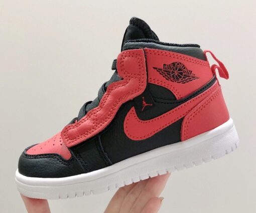 Nike Air Jordan 1 red black
