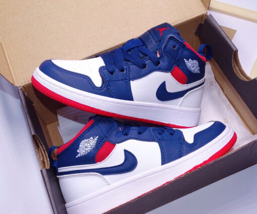 Nike Air Jordan 1 blue with lace