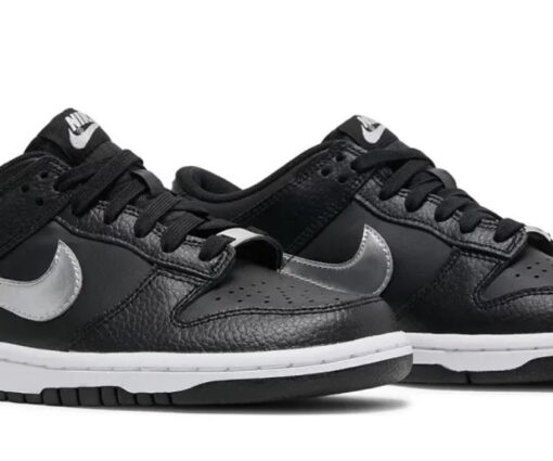 Alternative view of Nike SB Dunk Low NBA Spurs