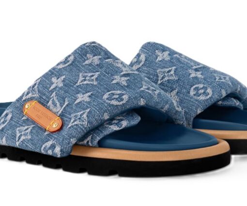 Alternative view of LV Pool Pillow Comfort Blue
