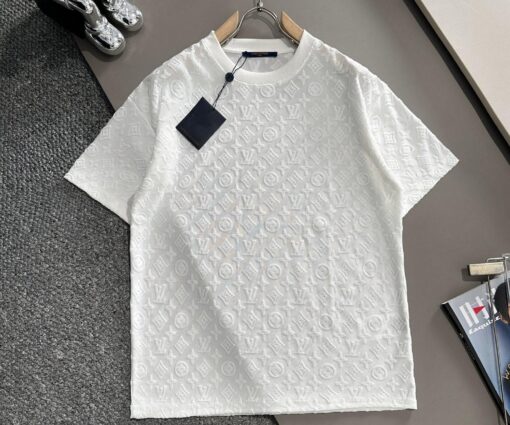 Alternative view of LV Suit