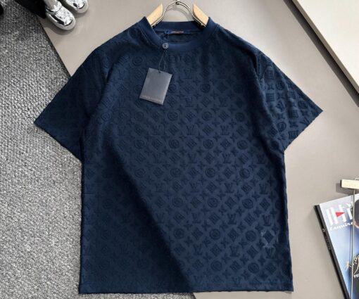 Alternative view of LV Suit