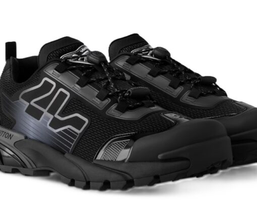 Alternative view of LV Runner Tatic Black