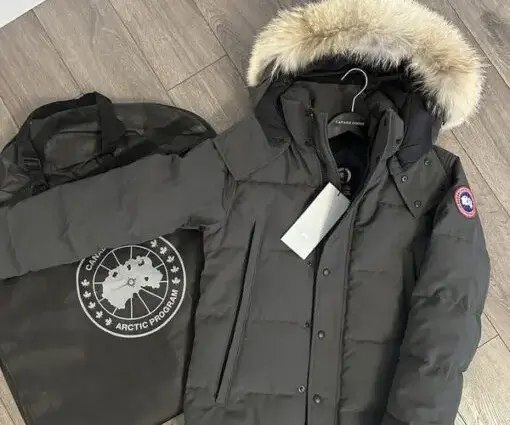 Alternative view of Canada Goose Wyndham Parka Jacket Black