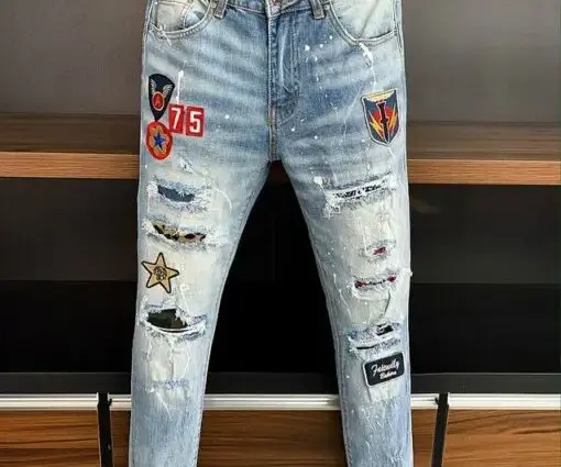 Amiri Distressed Jeans White