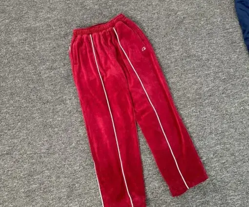 Corteiz CRTZ VVS Uptown Velour Track Pant Red
