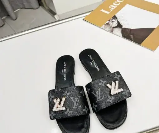 Alternative view of LV Monogram Women Slipper Black
