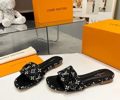 Alternative view of LV Women Black Slipper With White Logo On Slides