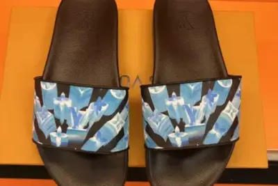 LV Slipper Black Paste