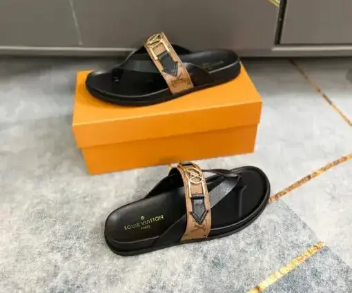 LV Slipper Black