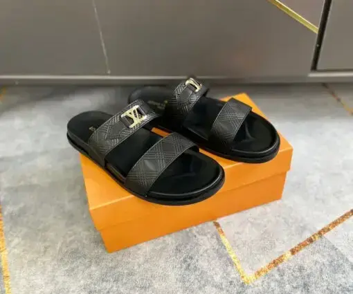 LV Slipper Black
