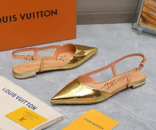 Alternative view of LV Elegant Pointed Toe Leather Sandel Glossy Golden