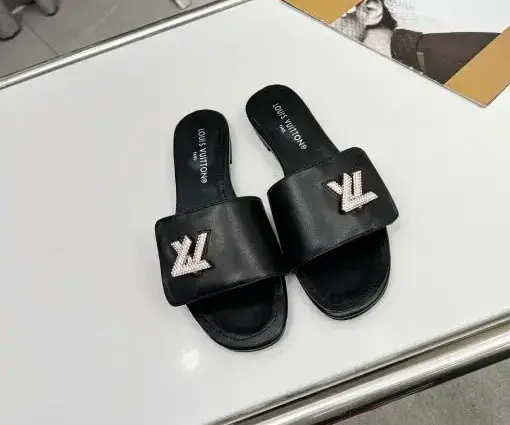 LV Women Slipper Black