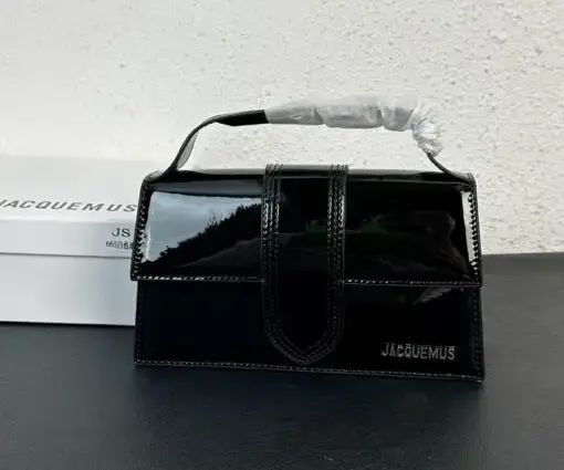 Jacquemus Shoulder Bag In Glossy Black