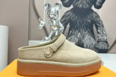 LV Aspen Platform Clog Suede Black Beige