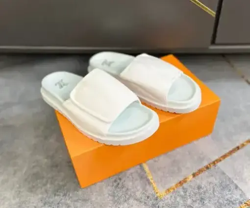 LV Slipper White