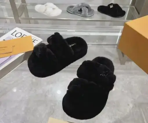 LV Dreamy Flat Black Fur Slipper