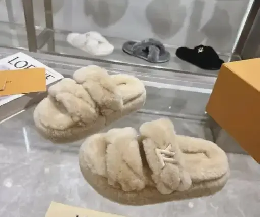 LV Sunset Comfort Shearling Flat Mules Slipper Crossover Straps With Flat Design Beige