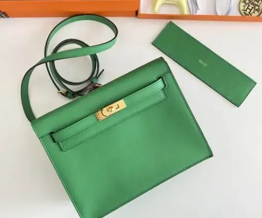 Hermes Kelly Danse 22cm Bag in Green