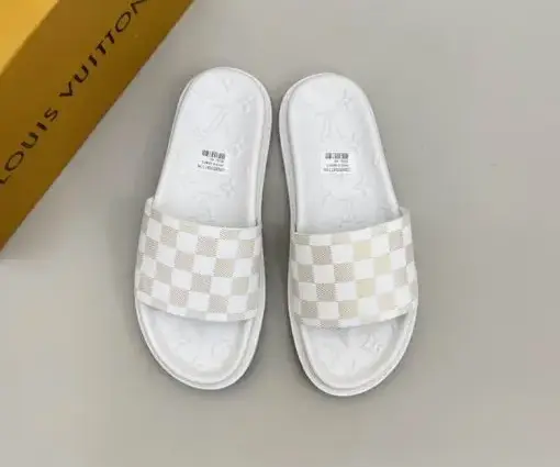 LV Slipper White Check