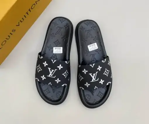 LV Slipper Black