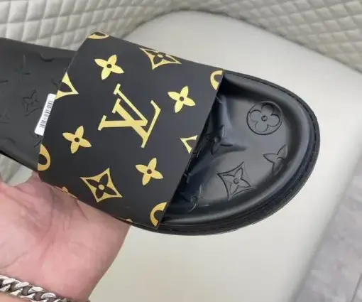 Alternative view of LV Monogram Slipper Black