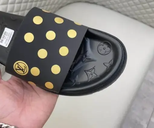 Alternative view of LV Slipper Black