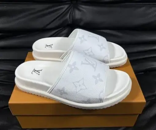 Alternative view of LV Slipper 6AM Flat Mule White