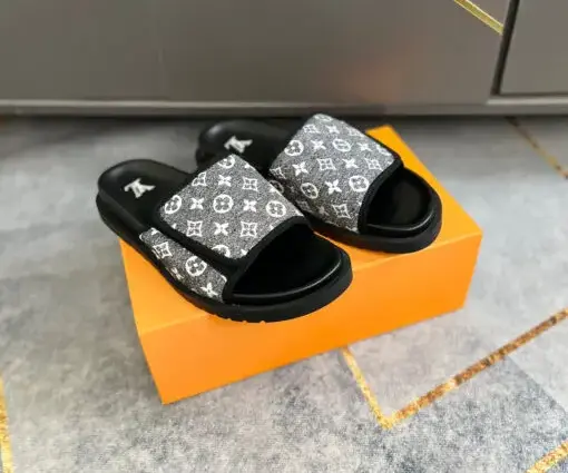 LV Slipper Grey Black