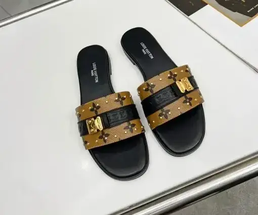 LV Women Slipper Brown