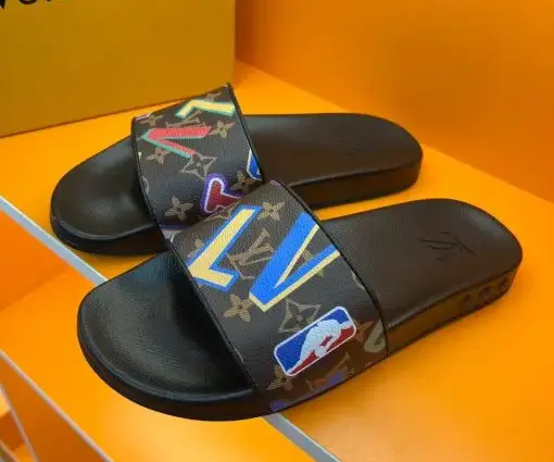 Alternative view of LV Waterfront Mule Black