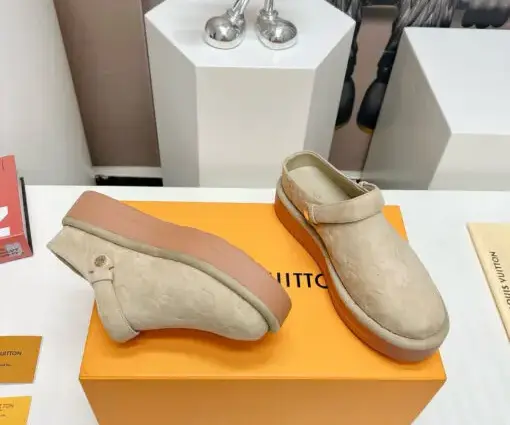 Alternative view of LV Aspen Platform Clog Suede Black Beige