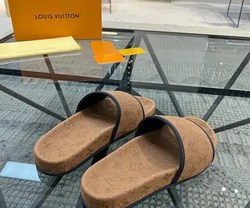 Alternative view of LV Waterfront Mule Brown