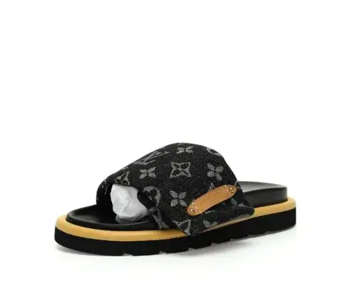 LV Slipper Black