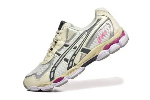 Asics Sneakers
